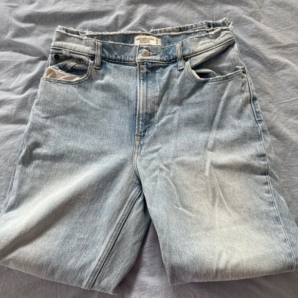 Abercrombie & Fitch 90s Straight Ultra High Rise Jeans - Picture 3 of 6